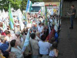 Ponad tysiąc osób protestowało w Dobrzeniu Wielkim