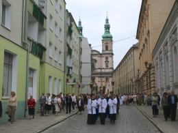 Procesje Bożego Ciała przeszły ulicami miast i miasteczek Opolszczyzny