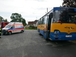 W Żelaznej osobówka zderzyła się z autobusem