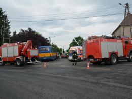 W Żelaznej osobówka zderzyła się z autobusem
