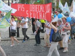 Mieszkańcy podopolskich gmin protestowali pod amfiteatrem