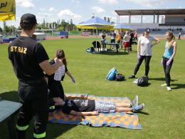 Strażacy szkolą uczniów z pierwszej pomocy
