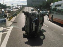 Mazda dachowała na ul. Nysy Łużyckiej