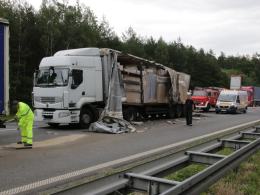 Zderzenie 6 ciężarówek na A4. Autostrada zablokowana.