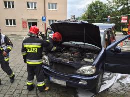 Pożar mercedesa przy ul. Piastowskiej
