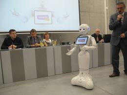 Humanoidalny robot pomoże ludziom w codziennych obowiązkach