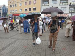 Manifestacja KOD na Placu Wolności zamiast marszu