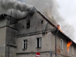 Pożar opuszczonego budynku w Lewinie Brzeskim