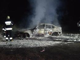 Nocny pożar BMW przy kąpielisku Bolko