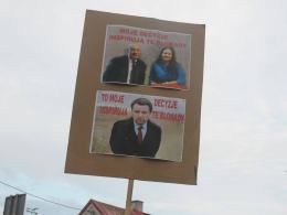 Przeciwnicy Dużego Opola blokują dojazd do Dobrzenia Wielkiego