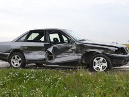 Zderzenie volkswagena i audi na "grzybku"