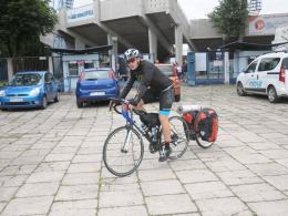 Opolski kibic wyruszył w rowerową wyprawę charytatywną