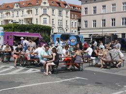 Na placu Kopernika w Opolu trwa Festiwal Food Trucków