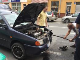 Kolizja volkswagena z radiowozem straży miejskiej