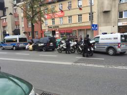 Kolizja volkswagena z radiowozem straży miejskiej