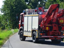 Kierowca ciężarówki dostał zawału w czasie jazdy i zjechał w pole