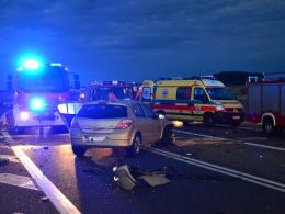 Wypadek na "grzybku". Trzy osoby poważnie ranne.
