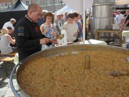 Ponad 4-metrowe salami i pieczony byk na VII Festiwalu Opolskich Smaków