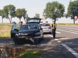 Zderzenie BMW i citroena pod Brzegiem. 2 osoby w szpitalu.