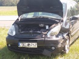 Zderzenie BMW i citroena pod Brzegiem. 2 osoby w szpitalu.