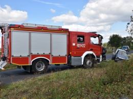 Kierowca na podwójnym gazie skończył podróż w rowie