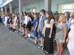 Pierwszy dzwonek za nami, uczniowie wrócili do szkół