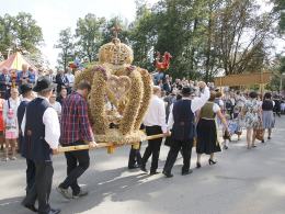 Rolnicy dziękowali za plony. Ujazd gospodarzem tegorocznych dożynek wojewódzkich.