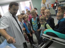 Uczniowie zwiedzali szpitalny oddział ratunkowy w WCM