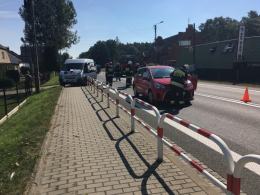 Zderzenie trzech samochodów w Walidrogach. Jedna osoba ranna.