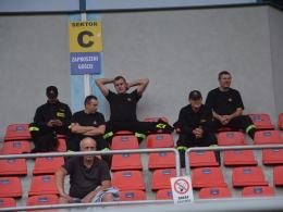 Strażacy i policjanci spotkali się na charytatywnym meczu