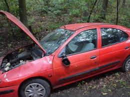 Renault dachowało w Wawelnie