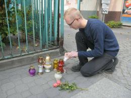 Pikieta pod opolską porodówką. "Tu zamordowano 87 dzieci!".