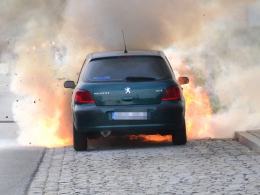 Peugeot stanął w ogniu podczas jazdy