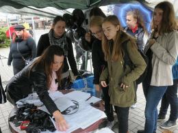 Trwa czarny protest na Placu Wolności