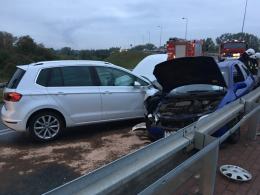 Opel i volkswagen zderzyły się na ul. Niemodlińskiej