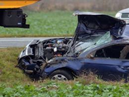 Dachowanie volkswagena pod Brzegiem, 5 osób w szpitalu