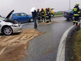 Toyota i BMW zderzyły się w Dąbrówce Górnej