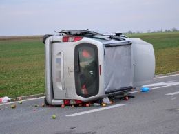 Wypadek na obwodnicy Grodkowa, dwie osoby ranne