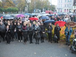 Manifestacja kobiet pod siedzibą opolskiego PiS
