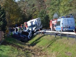 Karambol w Dąbrowie. Sprawcą jest 17-letni kierowca.