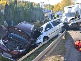 Karambol w Dąbrowie. Sprawcą jest 17-letni kierowca.