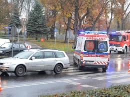 Starsza kobieta potrącona na przejściu dla pieszych w Brzegu