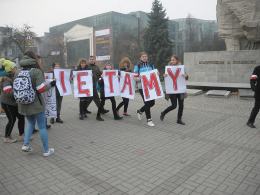 Niepodległościowy flash-mob w centrum Opola