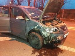 Nissan i volkswagen zderzyły się na ul. Sandomierskiej