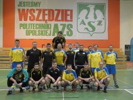 W meczu pokazowym futsalu drużyna opolskich dziennikarzy pokonała MOSIR Opole w rzutach karnych 2:1.