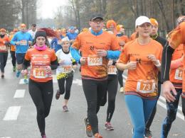 Ulice Kędzierzyna-Koźla zalała fala biegowej "Pomarańczowej Pomocy"