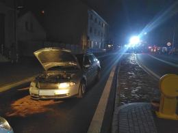 Pijany kierowca staranował latarnię