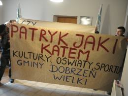 Przeciwnicy Dużego Opola okupowali biuro poselskie Patryka Jakiego