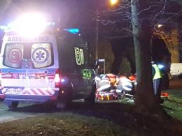 Wjechał w motorower, którym jechała matka z dzieckiem i uciekł