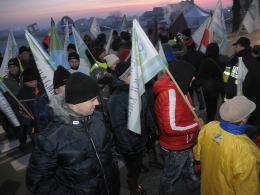 Duże Opole. Trwa blokada drogi w Czarnowąsach.